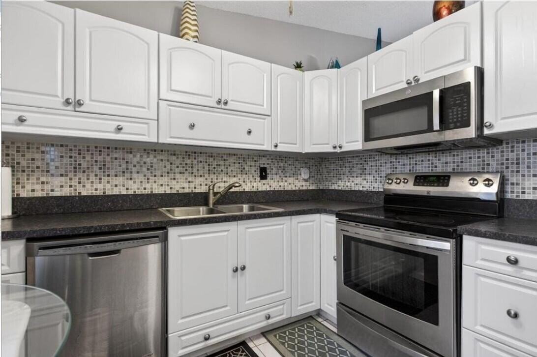 540 Nw 43rd St - Photo 2 of 21