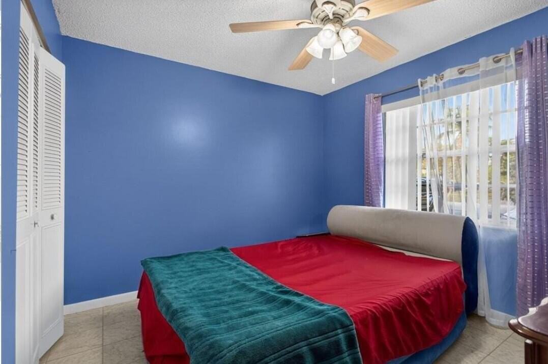 540 Nw 43rd St - Photo 5 of 21