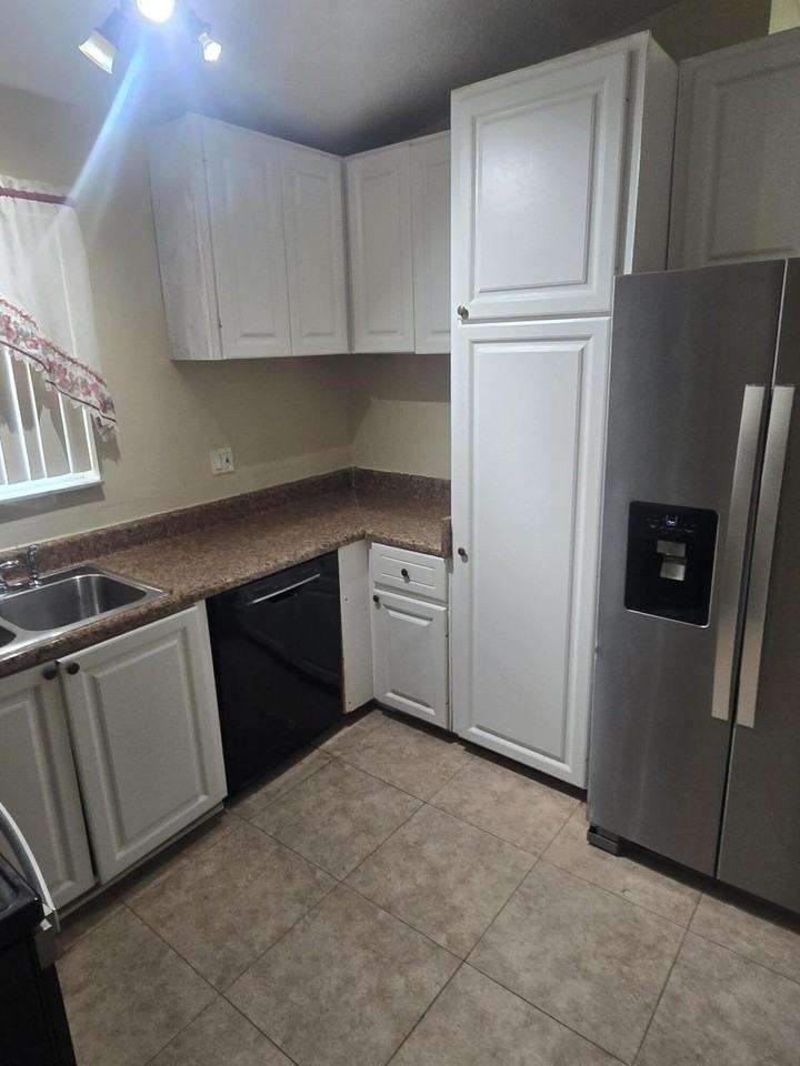 4941 Marbella Rd N - Photo 2 of 18