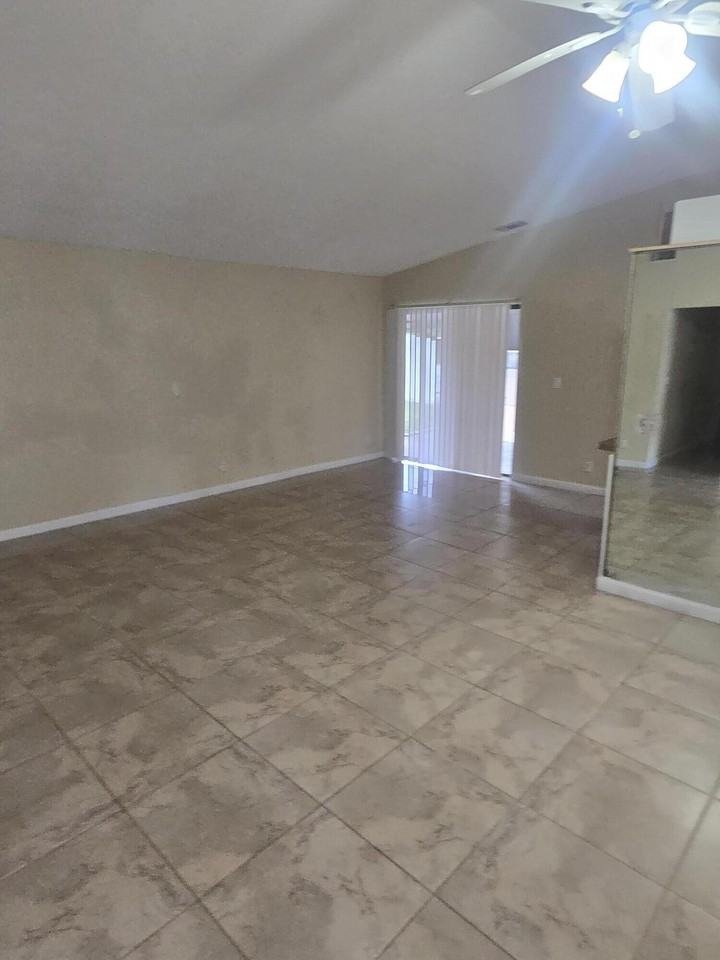 4941 Marbella Rd N - Photo 3 of 18