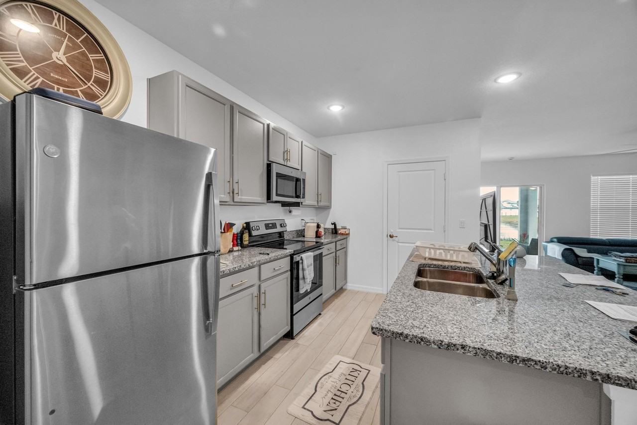 5082 Armina Pl - Photo 5 of 28