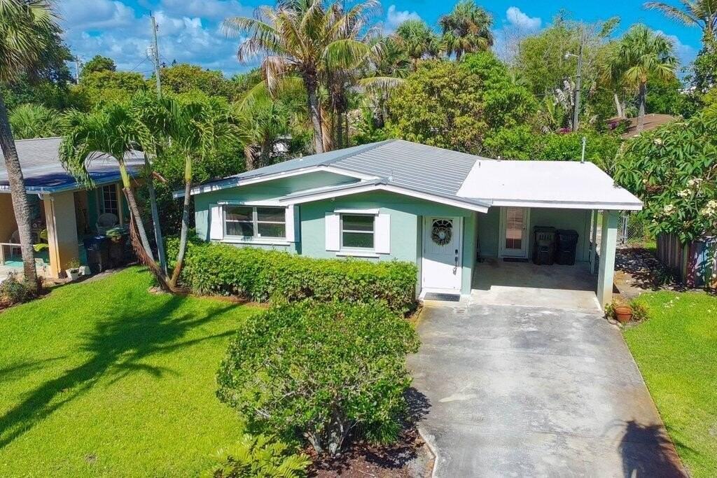 262 Se Monterey Ave - Photo 3 of 43