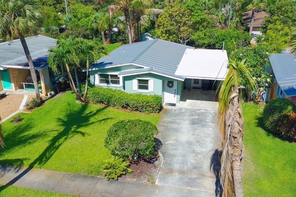 262 Se Monterey Ave - Photo 4 of 43