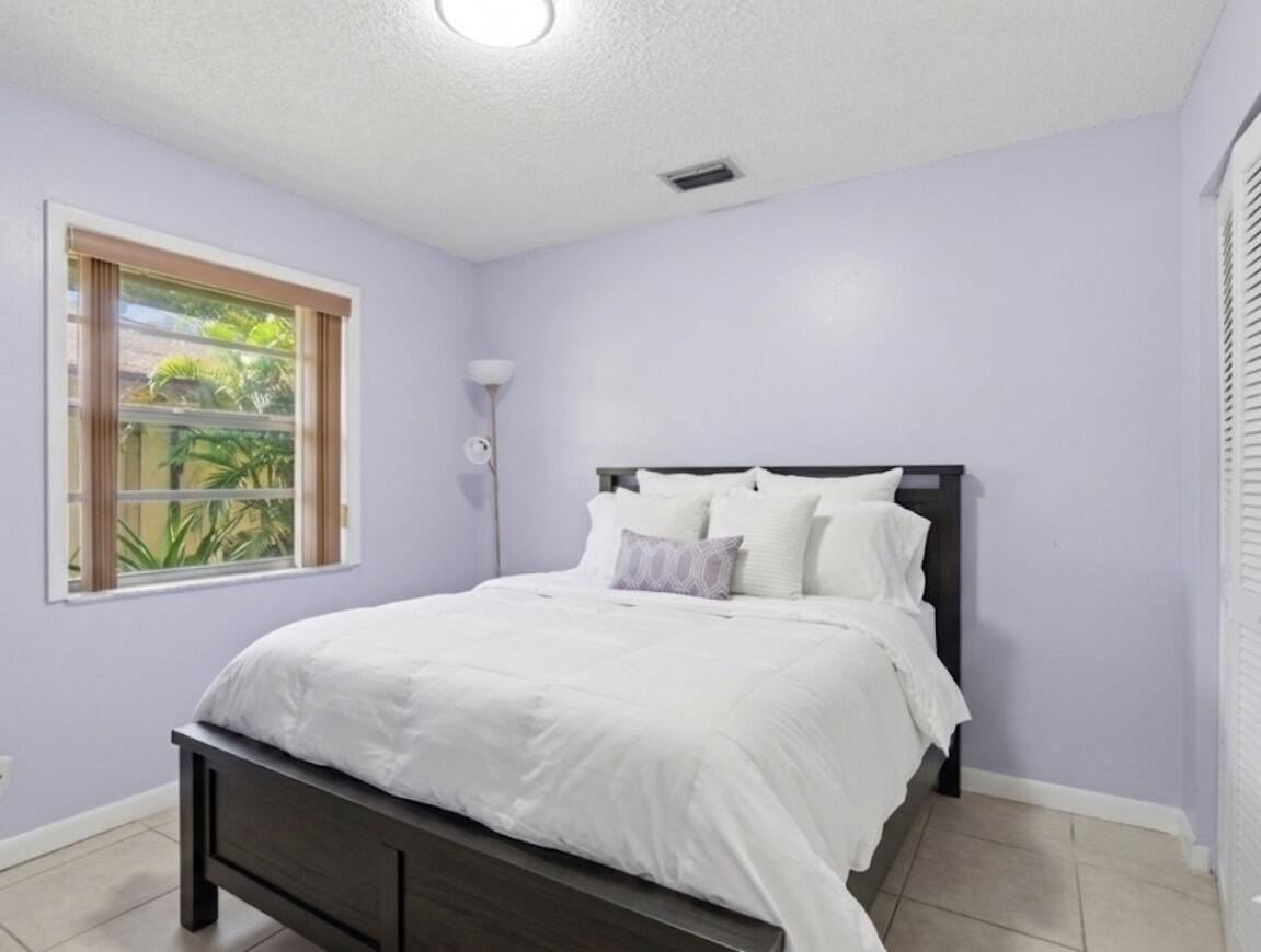 5330 Mendoza St - Photo 7 of 23