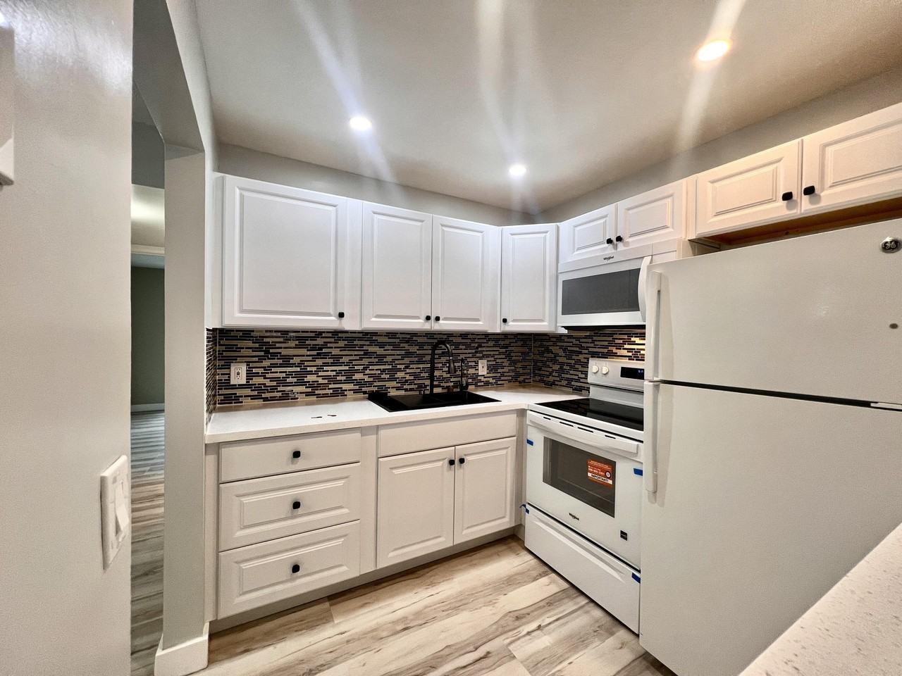 176 Sussex I - Photo 4 of 25