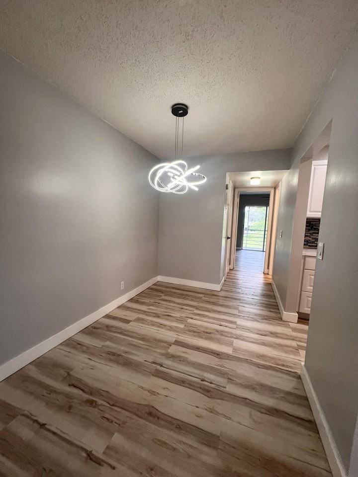 176 Sussex I - Photo 7 of 25
