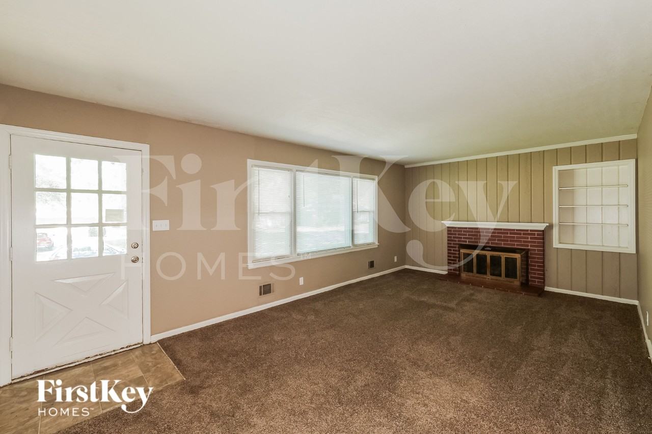 7607 Arlington Ave - Photo 2 of 19