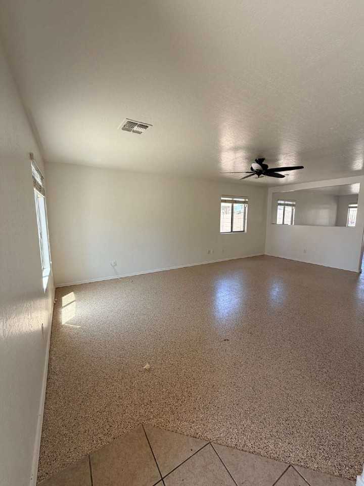 2344 E Meadow Creek Way - Photo 5 of 21