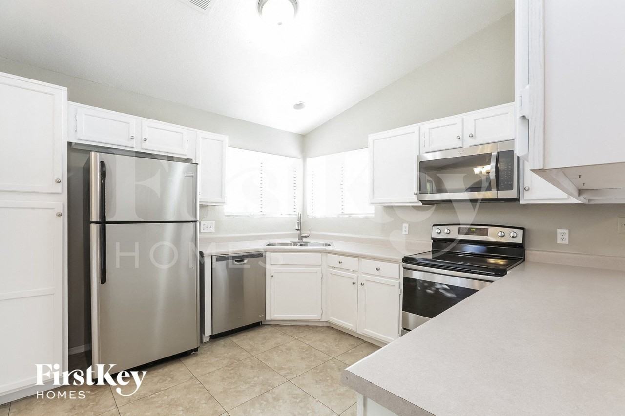 7371 W Colter St - Photo 7 of 15