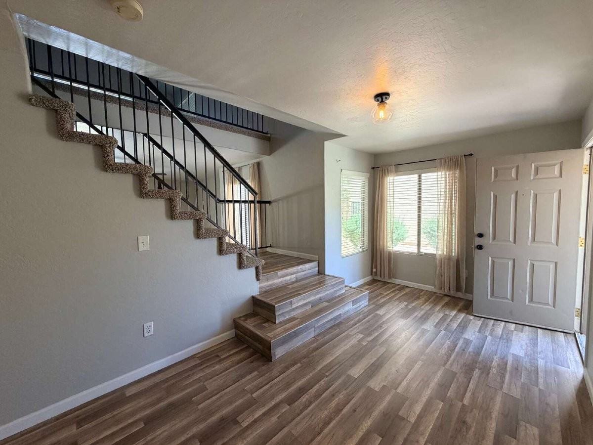 510 W Scott Ave - Photo 3 of 21