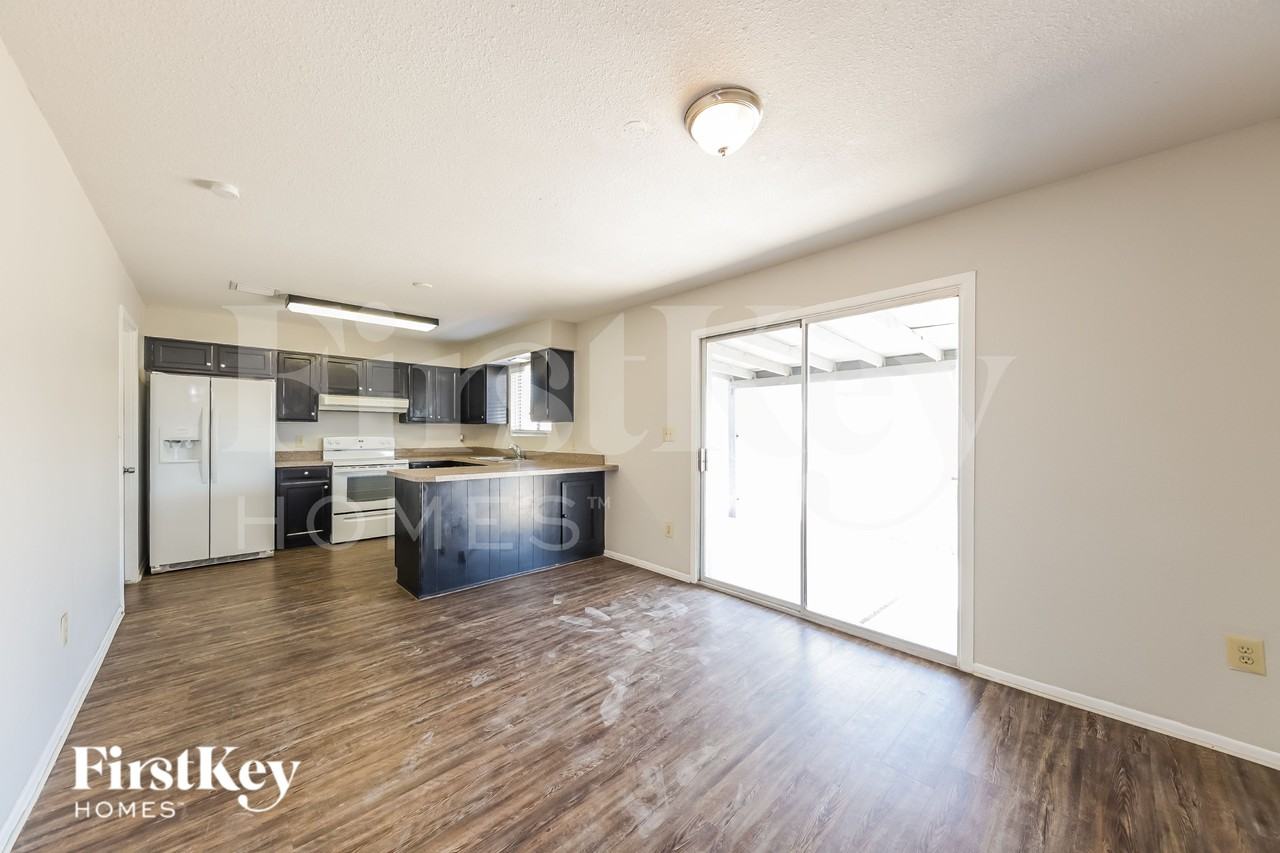 7232 W Brown St - Photo 4 of 16