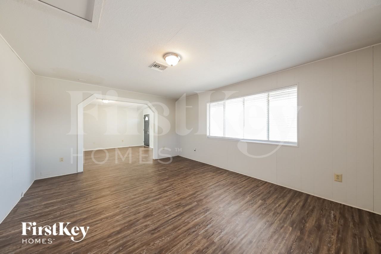 7232 W Brown St - Photo 7 of 16