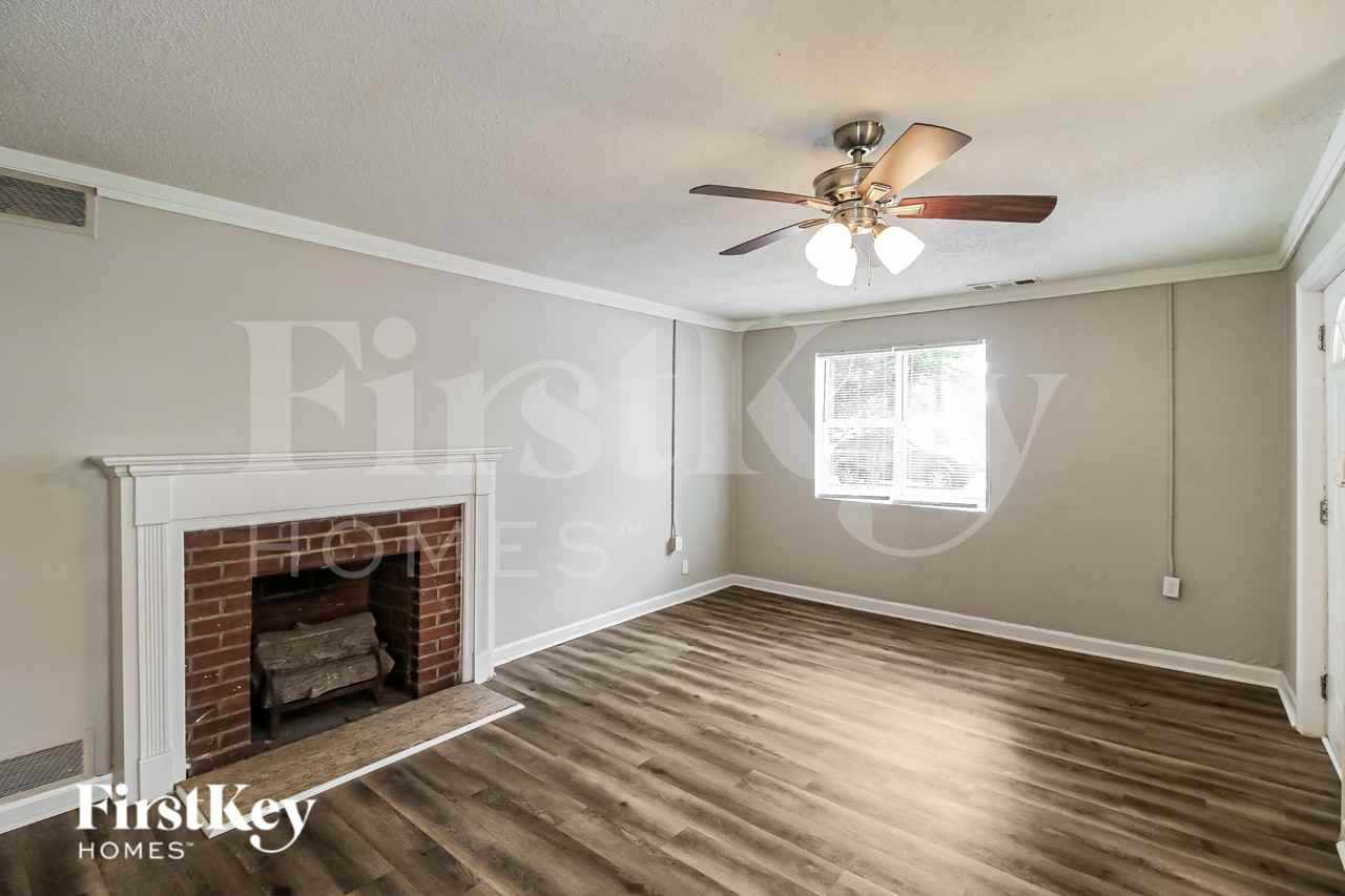 676 Bridge Ave - Photo 3 of 19