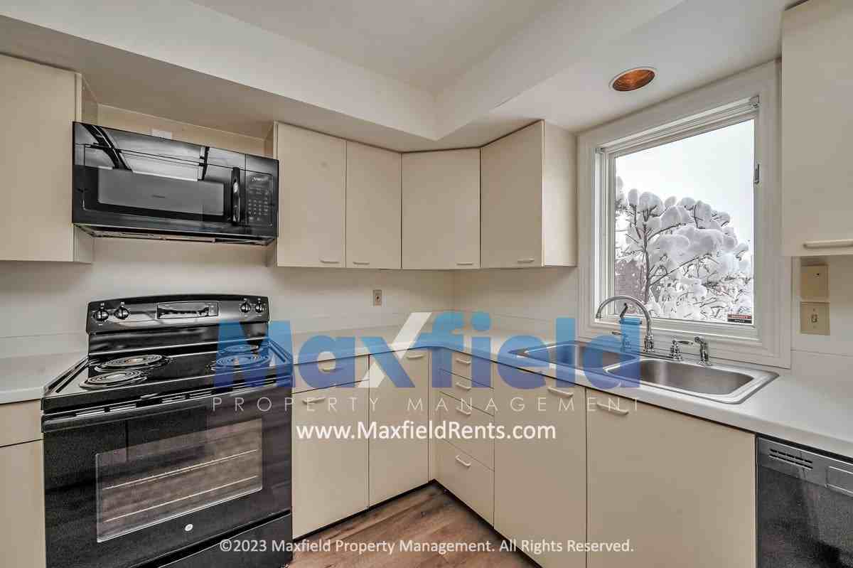 432 E 10th Ave - Photo 2 of 32
