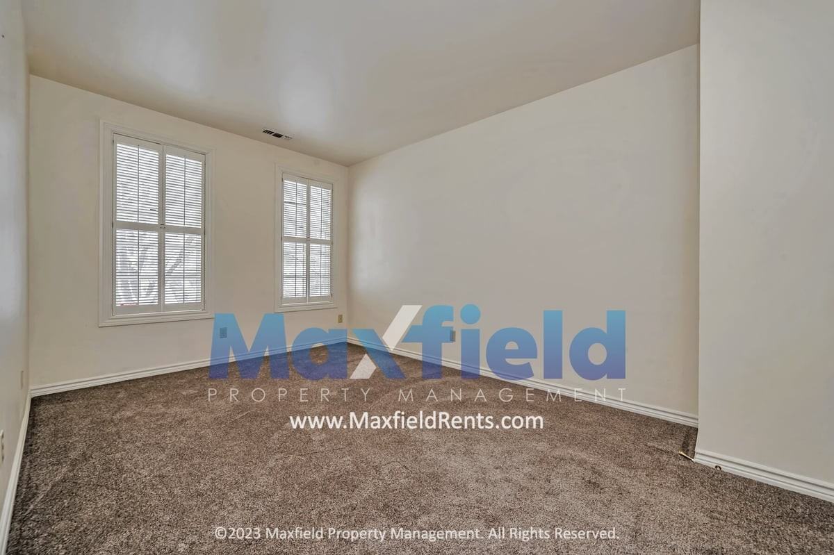 432 E 10th Ave - Photo 4 of 32
