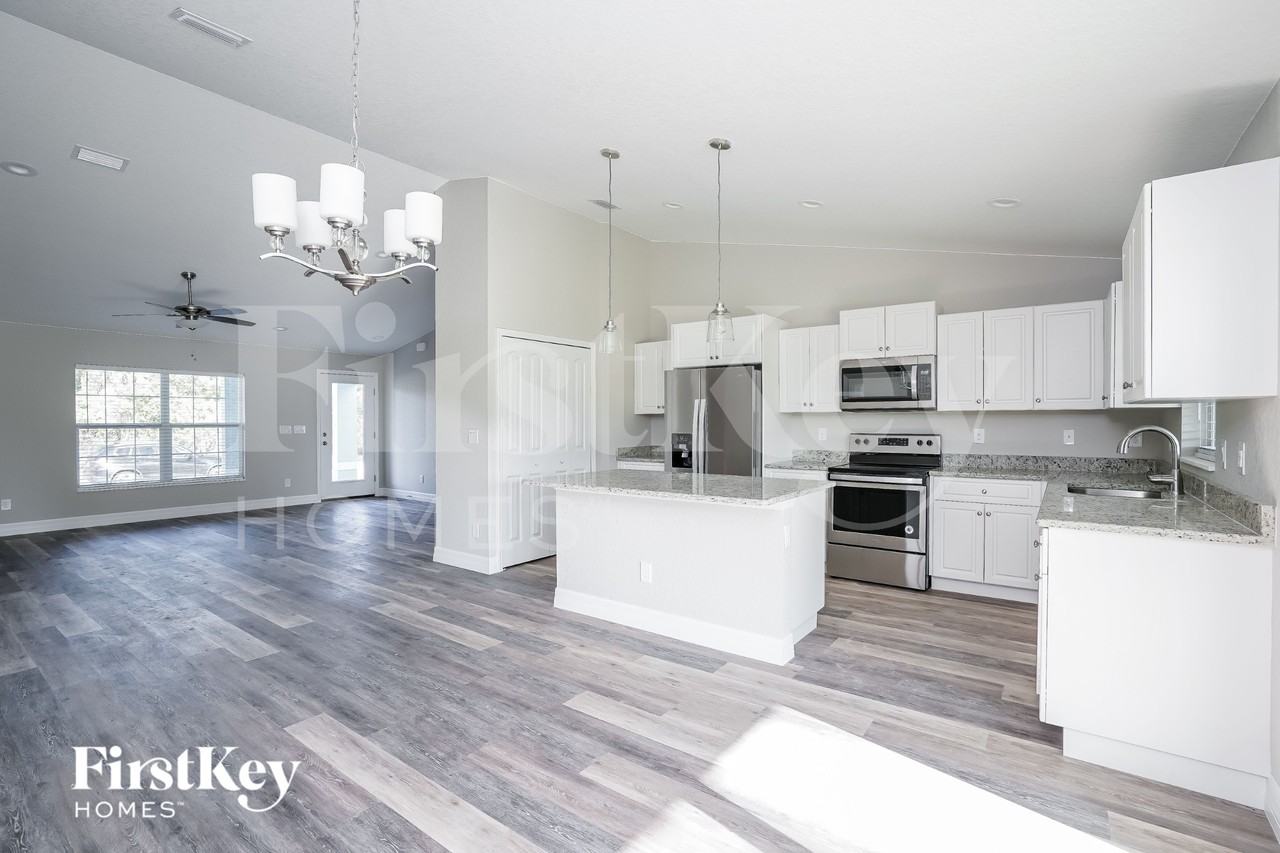5298 Murphy St - Photo 5 of 16