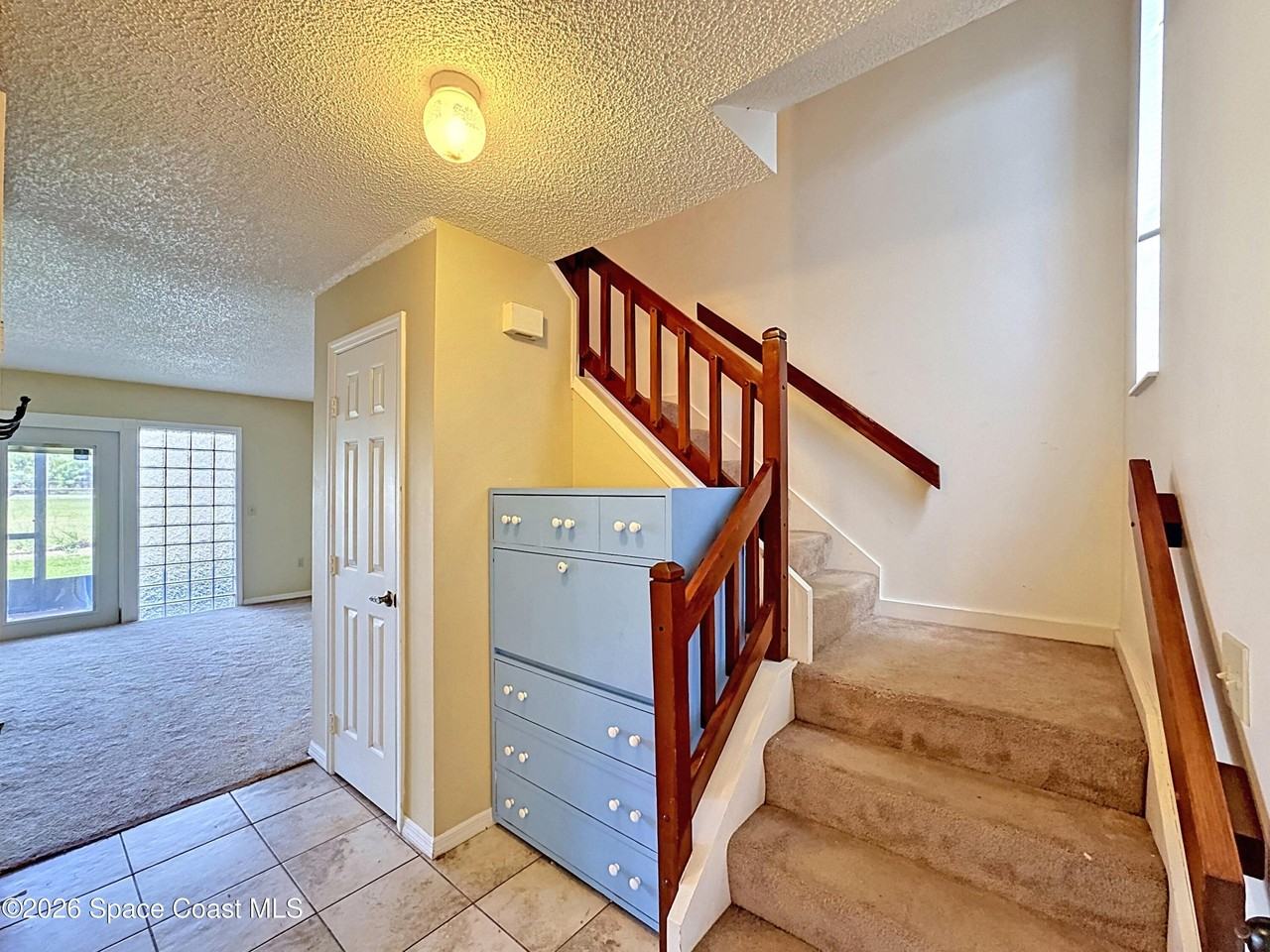 48 Bogart Pl - Photo 2 of 27