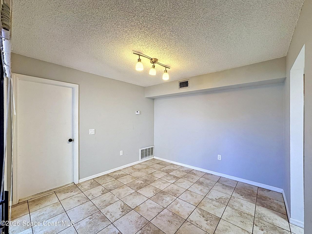 48 Bogart Pl - Photo 3 of 27