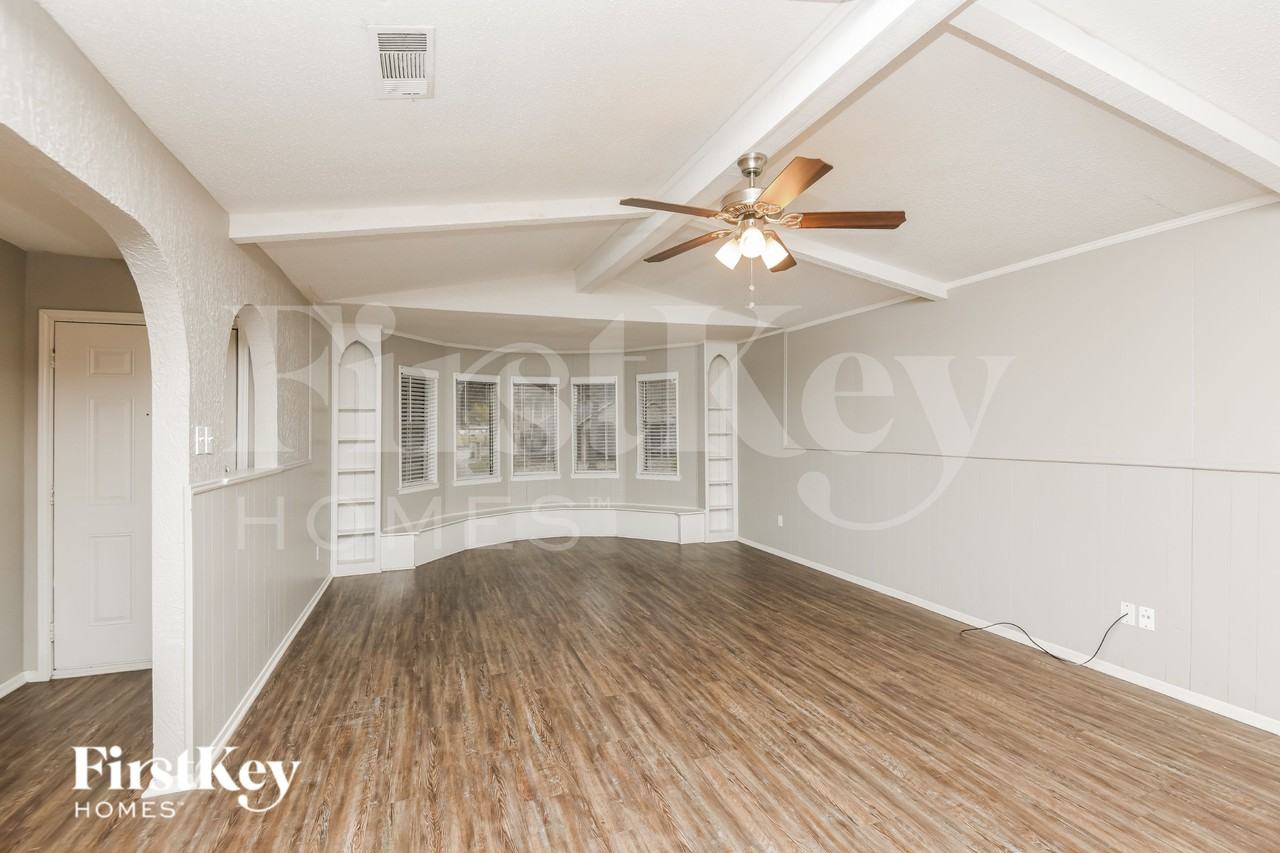 500 Hinton St - Photo 3 of 17