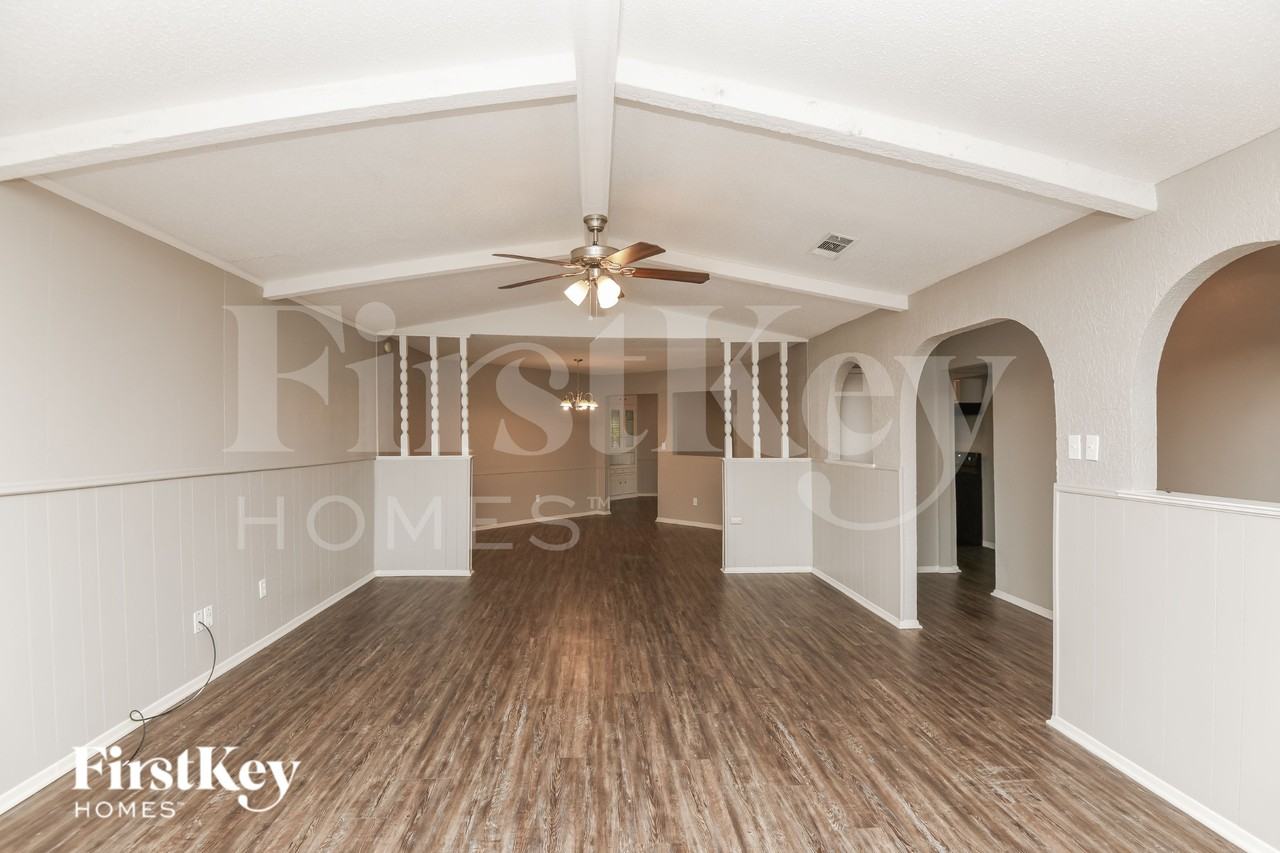 500 Hinton St - Photo 4 of 17