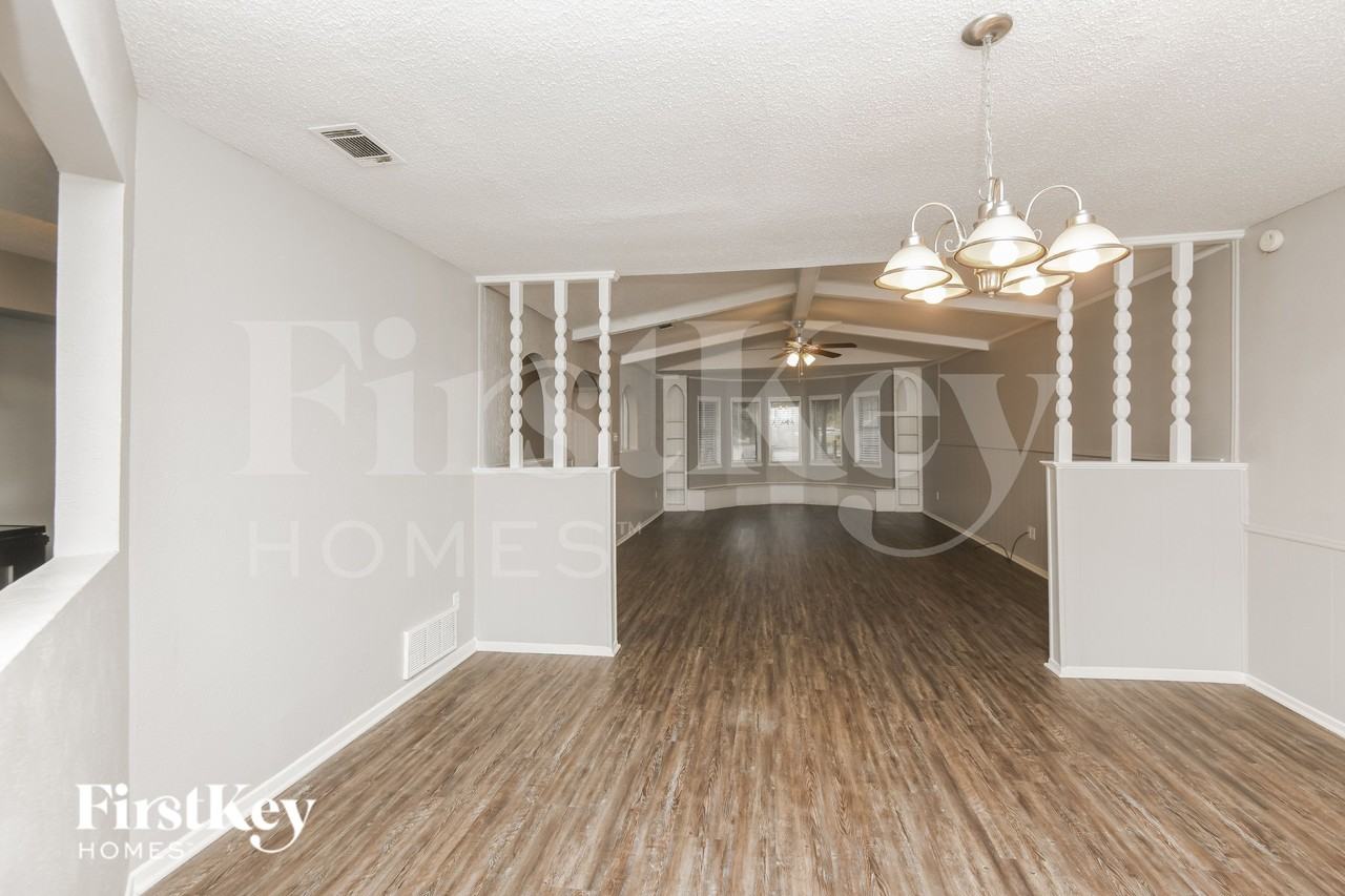 500 Hinton St - Photo 6 of 17