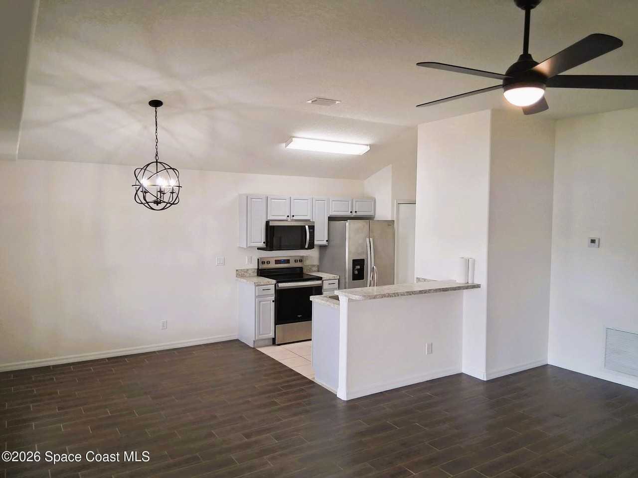 1152 Bainbury Ln - Photo 3 of 19