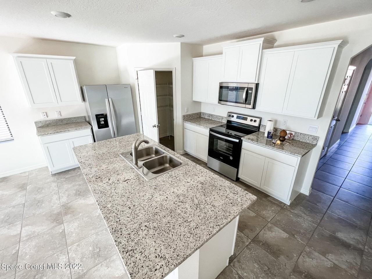 3722 Coachman Ln Se - Photo 2 of 10