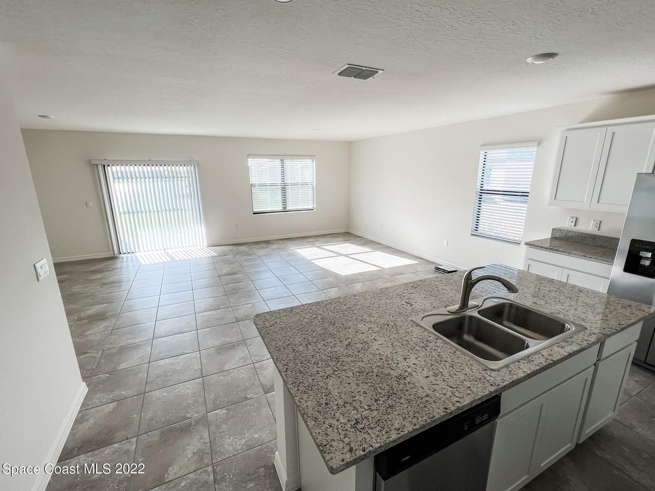 3722 Coachman Ln Se - Photo 3 of 10