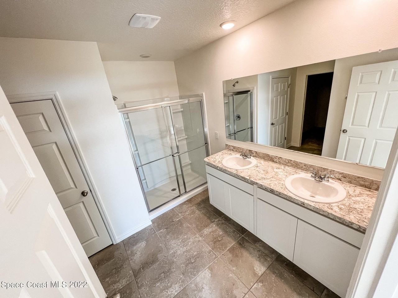 3722 Coachman Ln Se - Photo 5 of 10