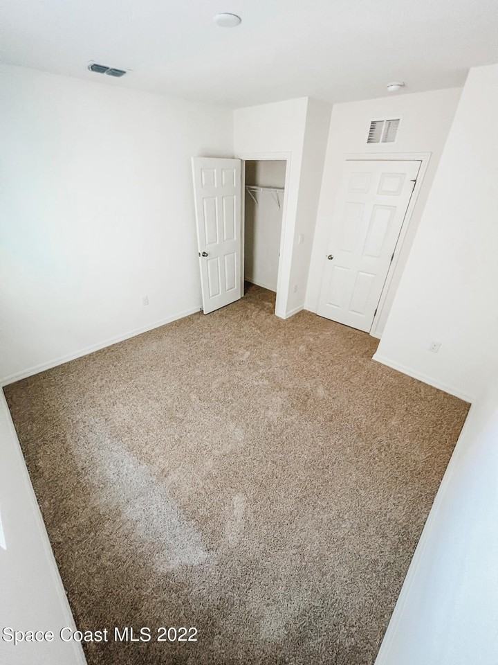 3722 Coachman Ln Se - Photo 7 of 10