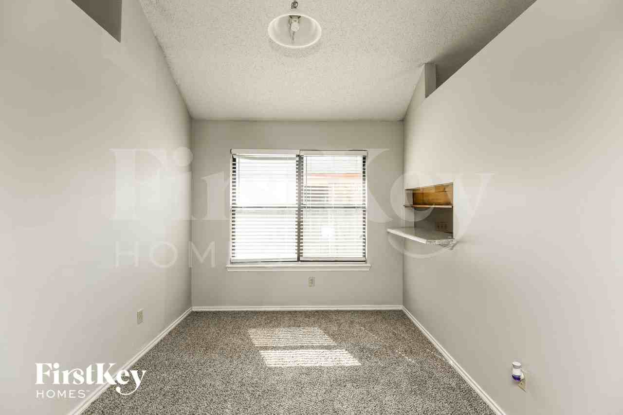 4742 Cornflower Dr - Photo 5 of 16