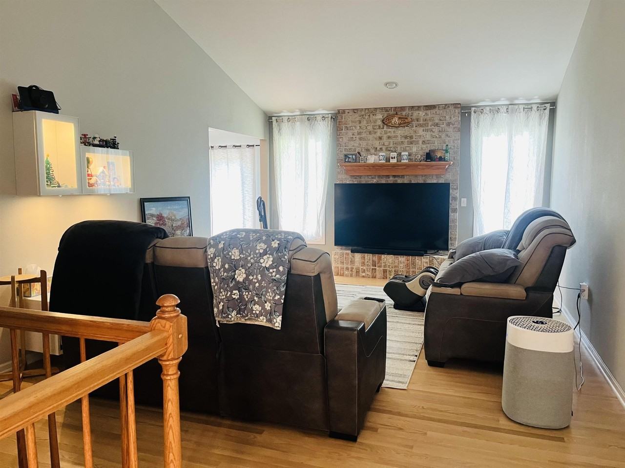 1018 Ganser Dr - Photo 3 of 21