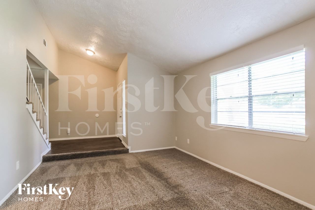 4222 Chestergate Dr - Photo 3 of 16