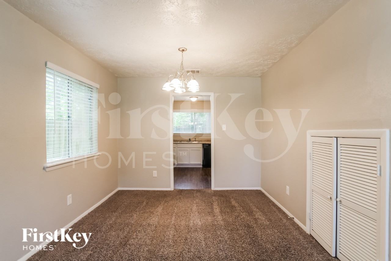 4222 Chestergate Dr - Photo 4 of 16