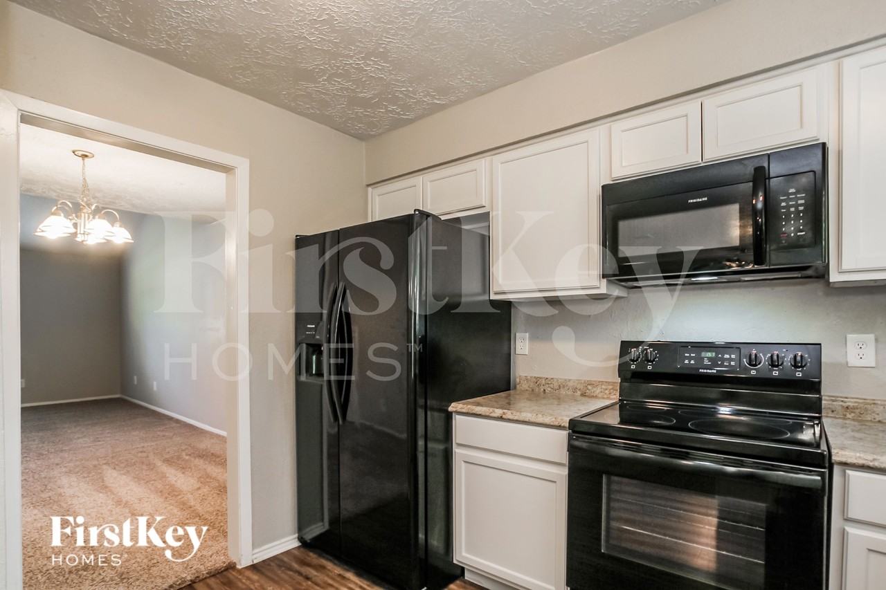 4222 Chestergate Dr - Photo 5 of 16