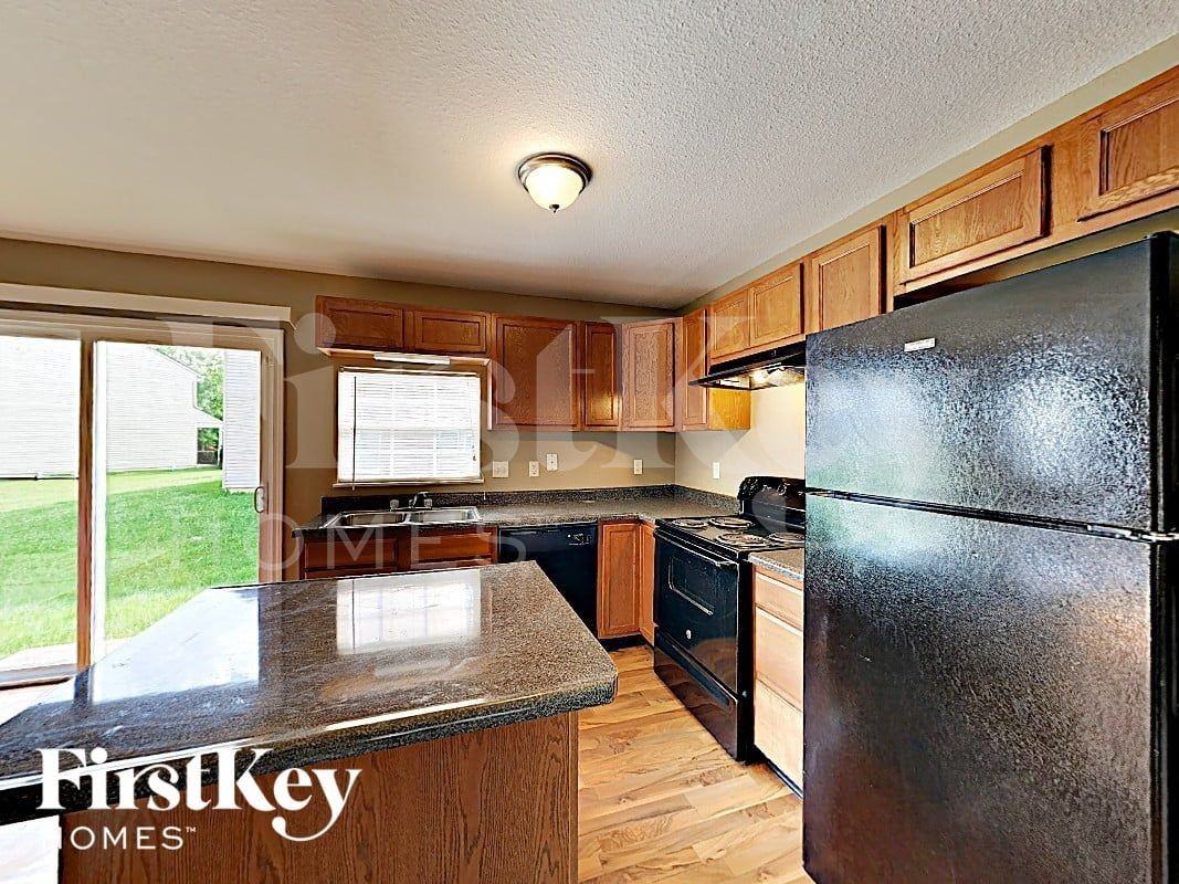 3944 Hornickel Dr - Photo 4 of 17
