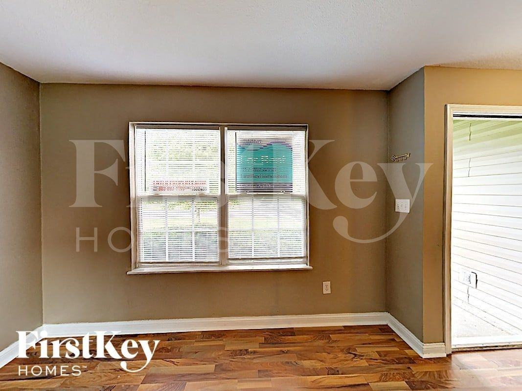 3944 Hornickel Dr - Photo 6 of 17