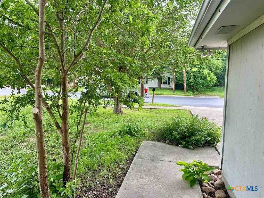 609 W Martin Luther King Dr #609 - Photo 4 of 23