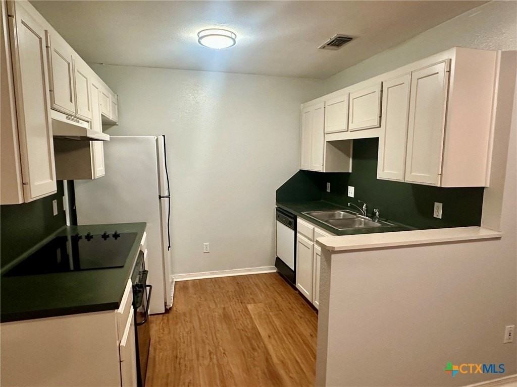 609 W Martin Luther King Dr #609 - Photo 5 of 23