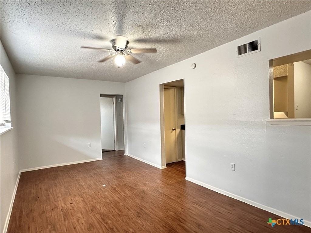 1706 N Interstate 35 #11 - Photo 2 of 8