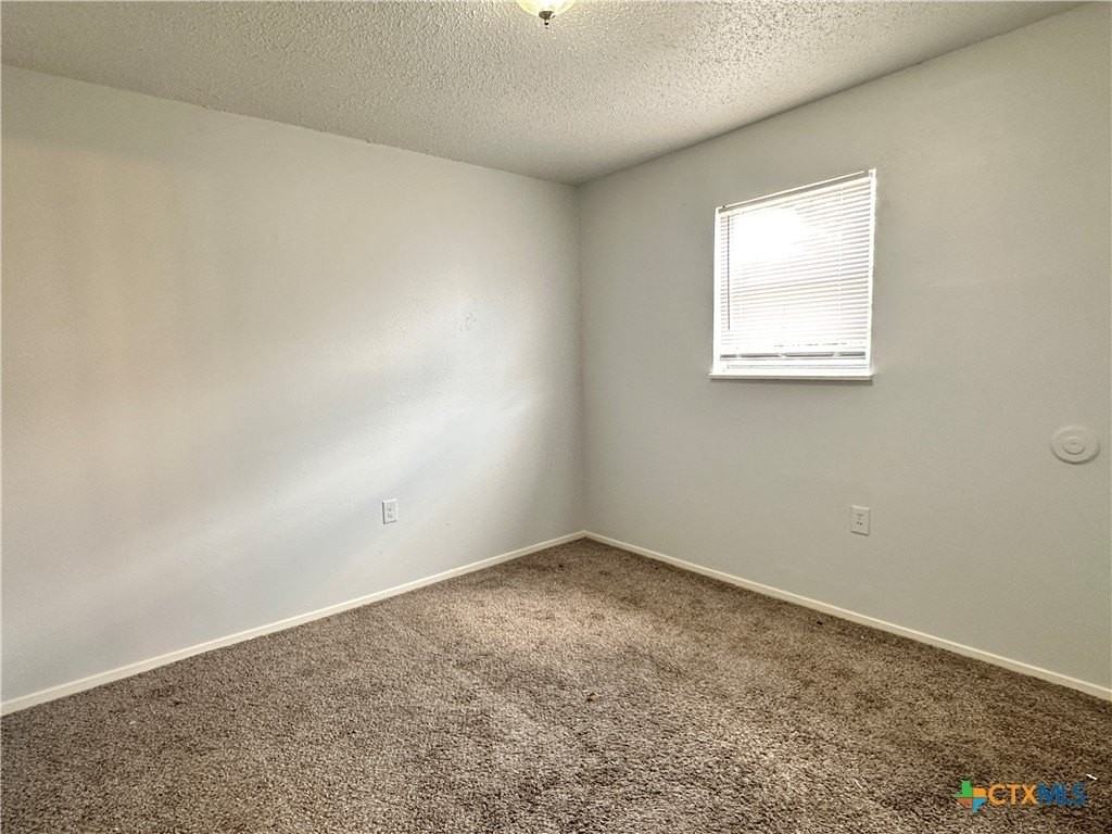 1706 N Interstate 35 #11 - Photo 7 of 8