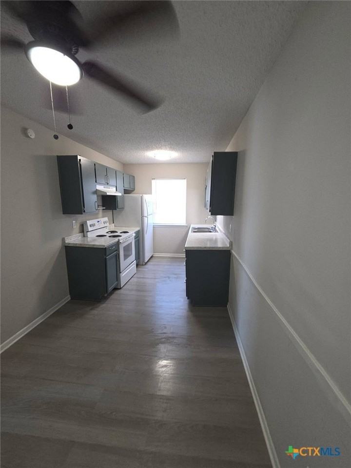 4302 Lake Rd - Photo 3 of 17