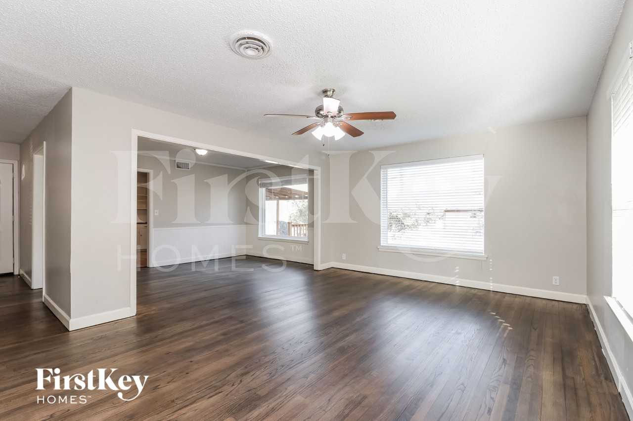 3500 Creston Ave - Photo 3 of 16
