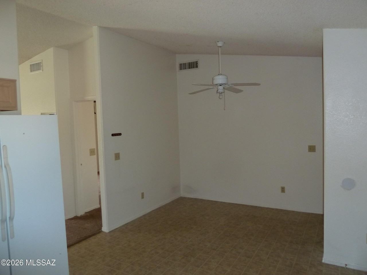 7920 S Danforth Ave - Photo 4 of 12