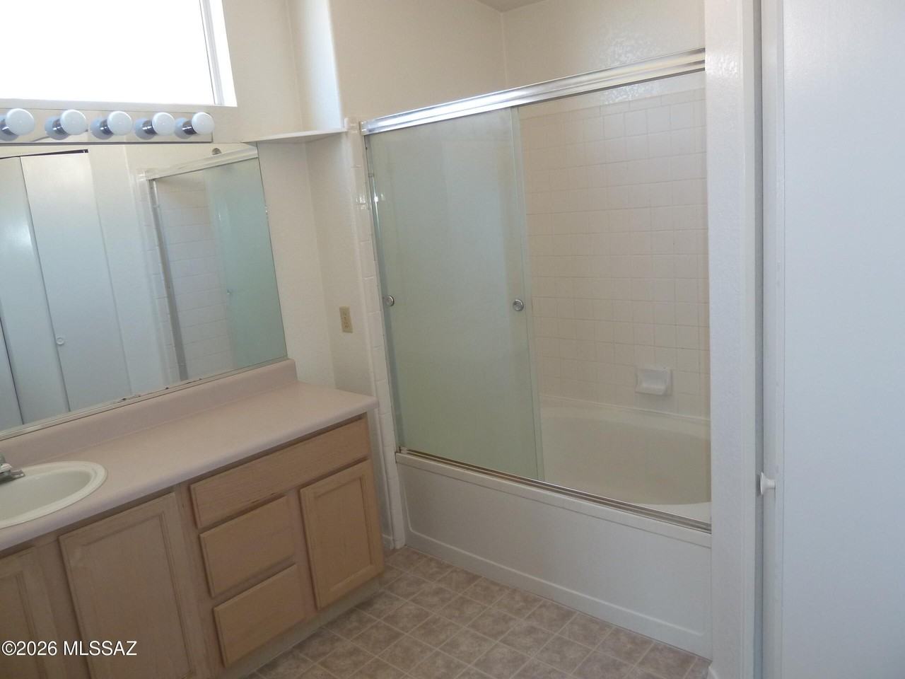 7920 S Danforth Ave - Photo 7 of 12