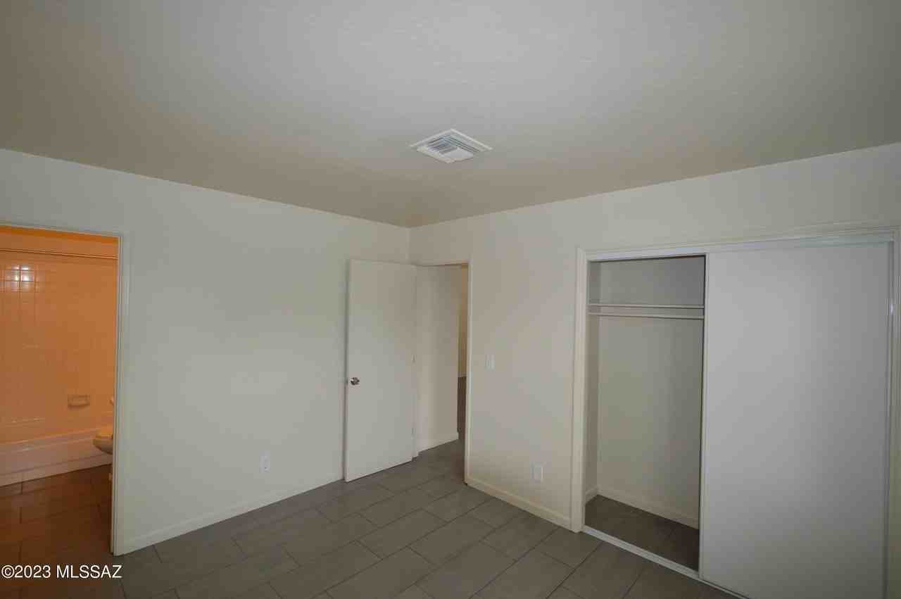 2736 N Orchard Ave #1 - Photo 5 of 10