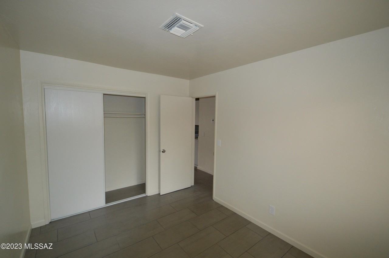 2736 N Orchard Ave #1 - Photo 7 of 10
