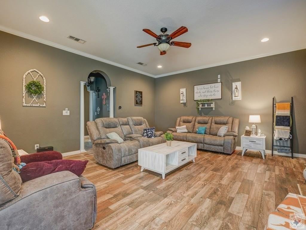 181 Red Springs Rd - Photo 7 of 39