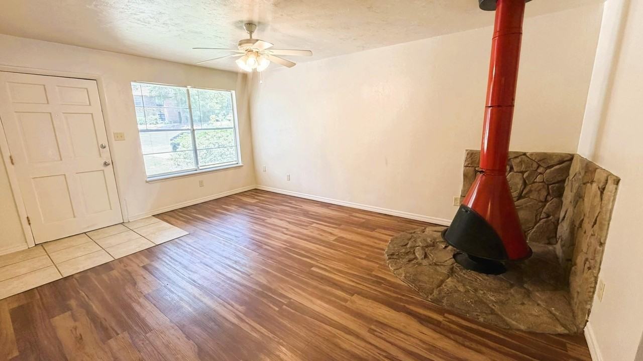 1924 Shelby Ct - Photo 5 of 20