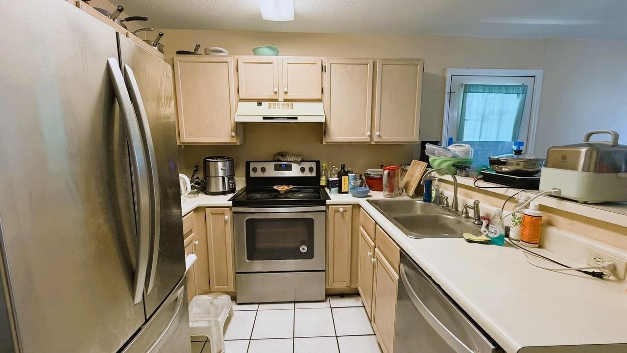 2173 Timberwood Cir S - Photo 7 of 19